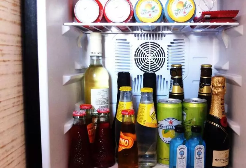 هاستل Hostal Bon Sol