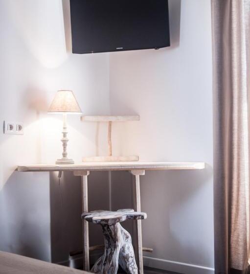 Albergue Hostal Bon Sol