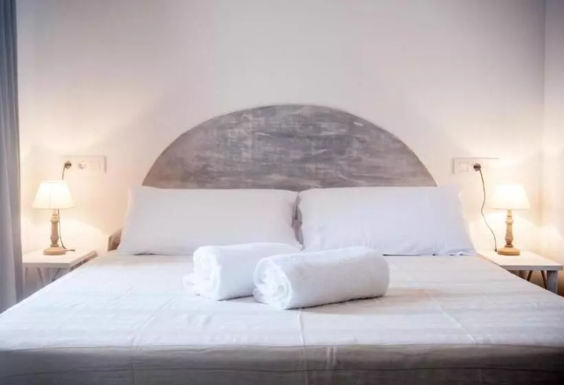 هاستل Hostal Bon Sol
