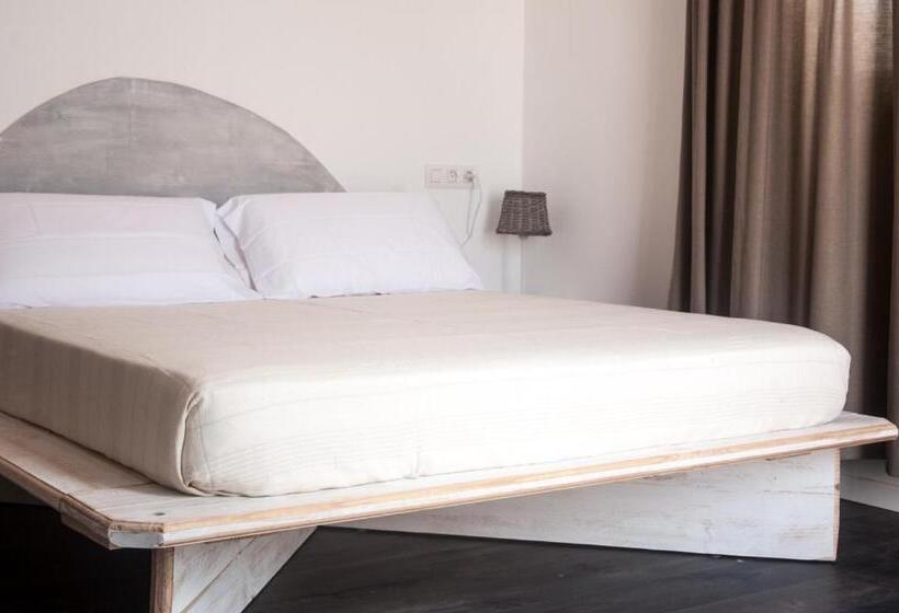 Albergue Hostal Bon Sol