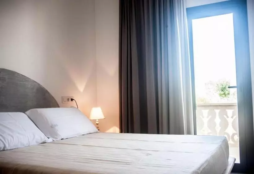 هاستل Hostal Bon Sol