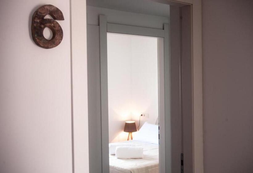 Albergue Hostal Bon Sol