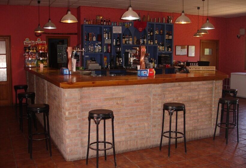 Albergue Restaurante Salto De Bierge   Hostel