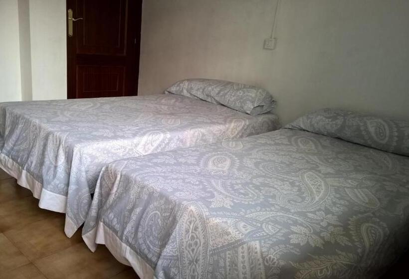 Casa Do Marabillas Hostel