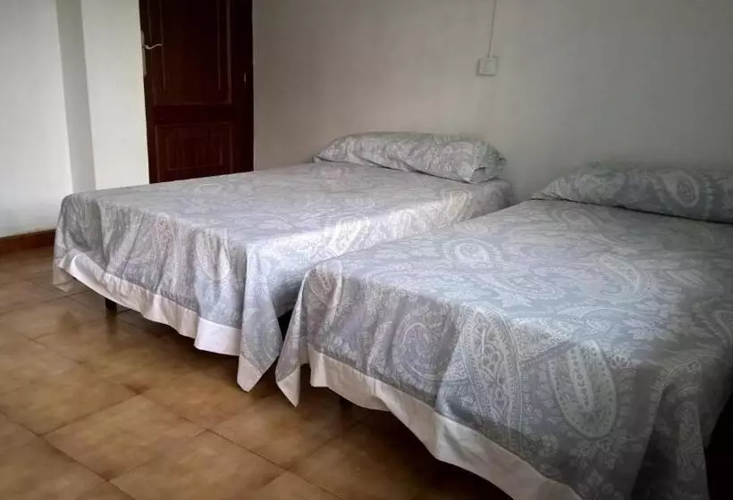 Casa Do Marabillas Hostel