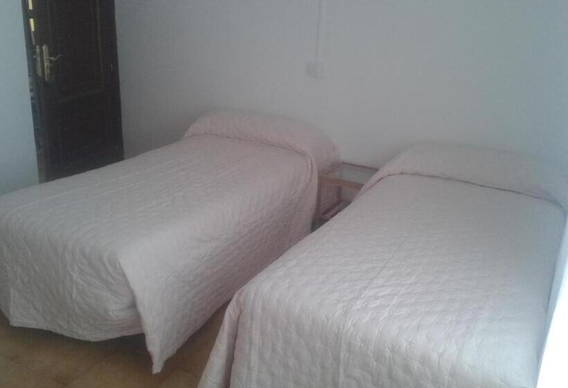 Casa Do Marabillas Hostel