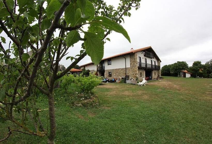 Hostel Barrika Surf Camp