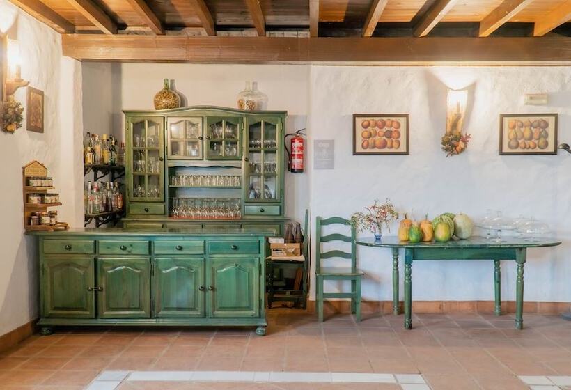 בית מלון כפרי Almeji