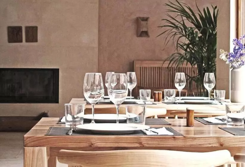Hotel Ayllon