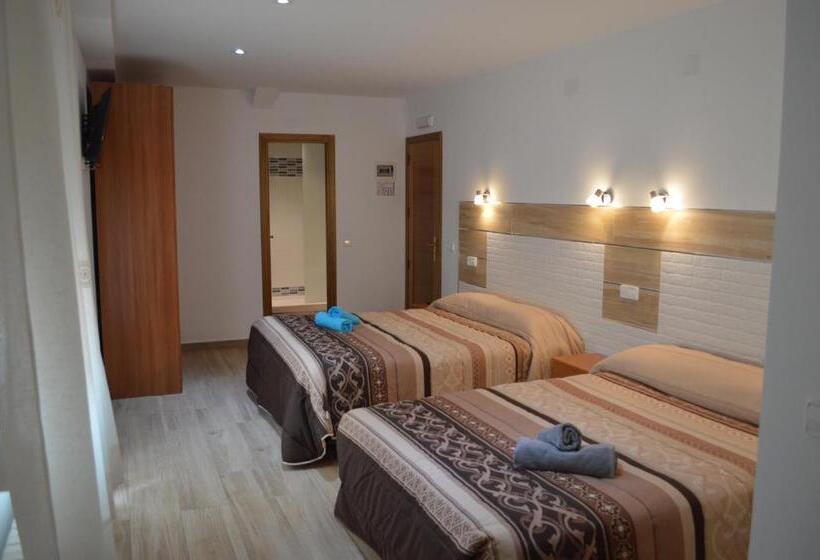 Отель Hostal Rural Amador