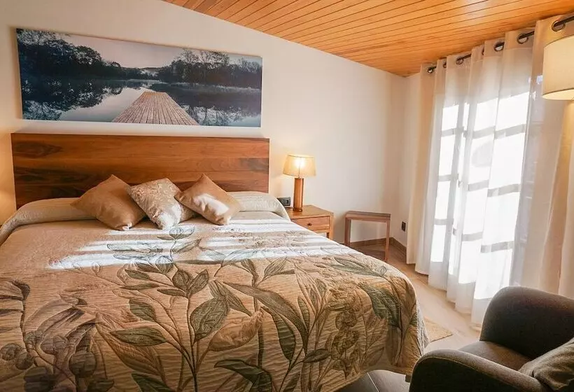 ホテル La Sala De Camós