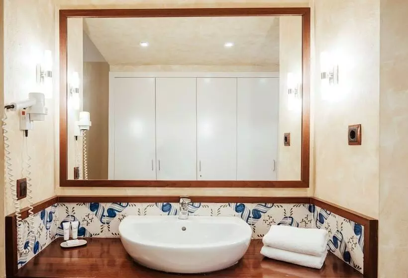 ホテル La Sala De Camós