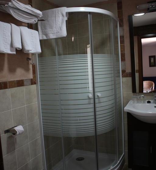 هتل Mesón Del Gallo