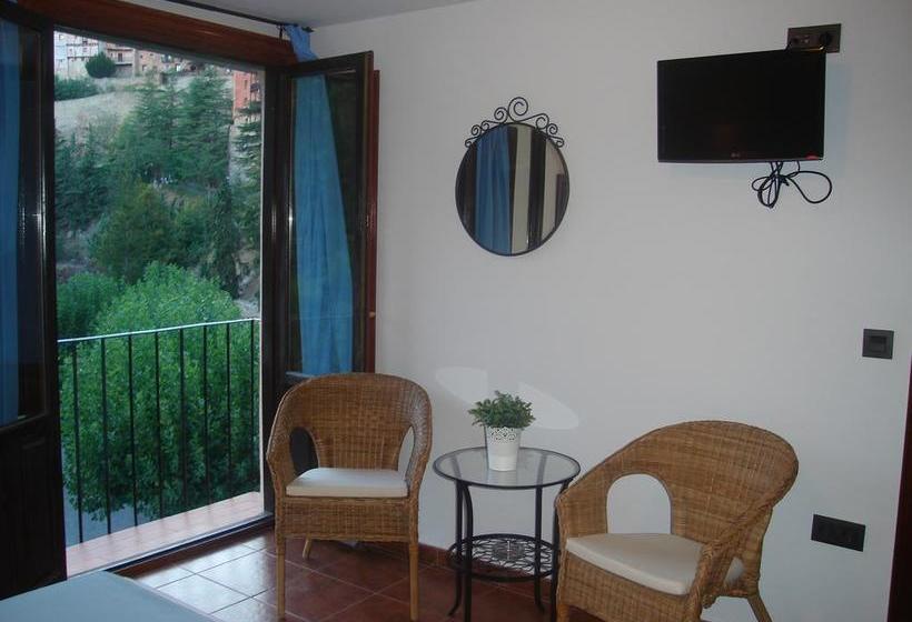 هتل Mesón Del Gallo