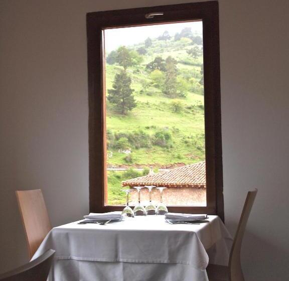 בית מלון כפרי Posada Real La Almazuela