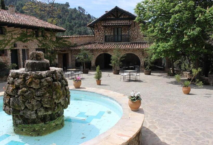 فندق ريفى Calerilla