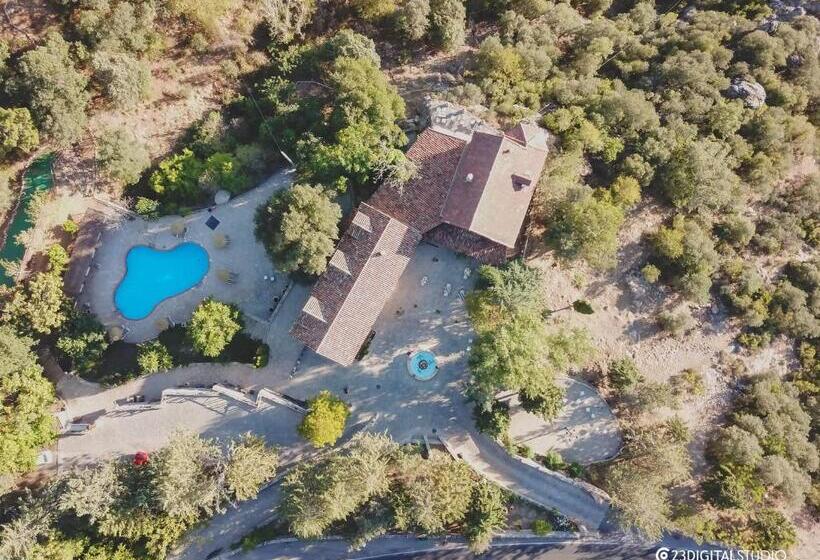 فندق ريفى Calerilla