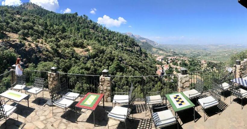 فندق ريفى Calerilla