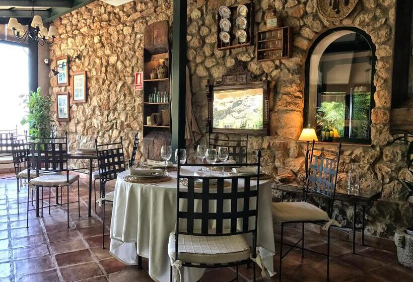 فندق ريفى Calerilla