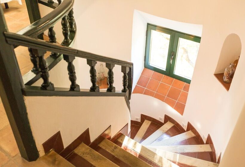 فندق ريفى Calerilla