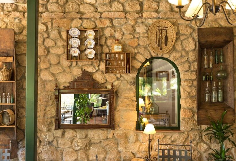 فندق ريفى Calerilla