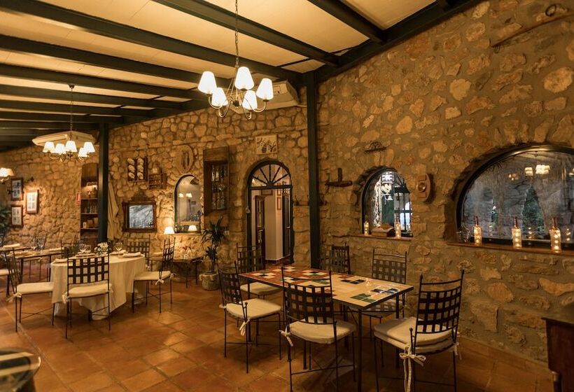 فندق ريفى Calerilla