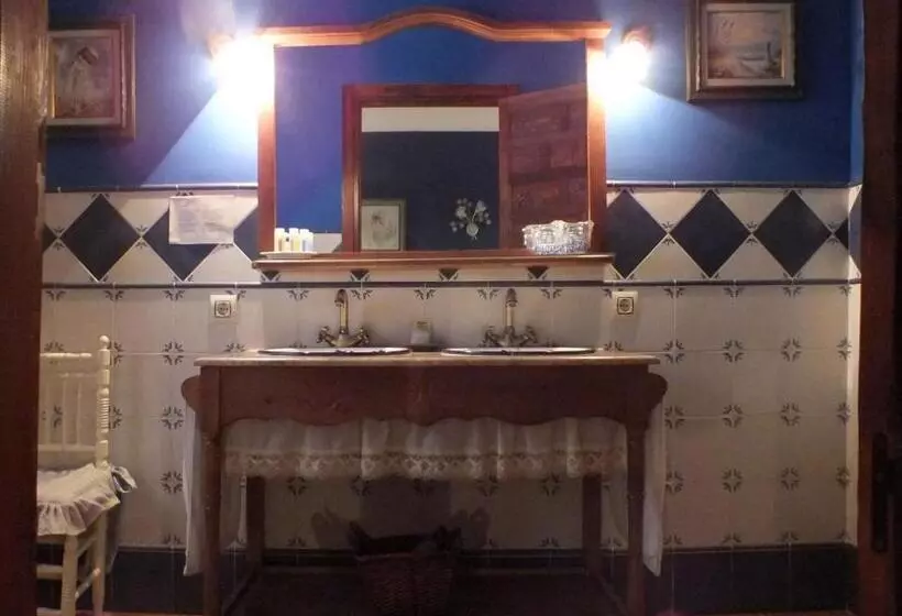 Hotelli Rural Posada Los Caballeros