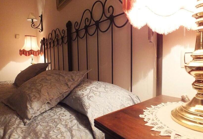 فندق Rural Posada Los Caballeros