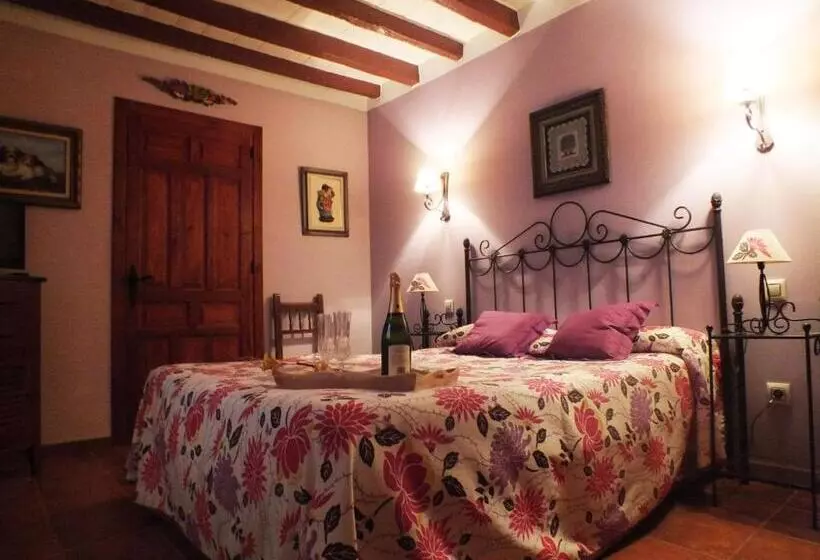 Hotelli Rural Posada Los Caballeros