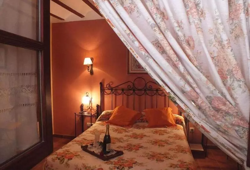 Hotelli Rural Posada Los Caballeros