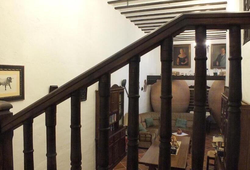 فندق Rural Posada Los Caballeros