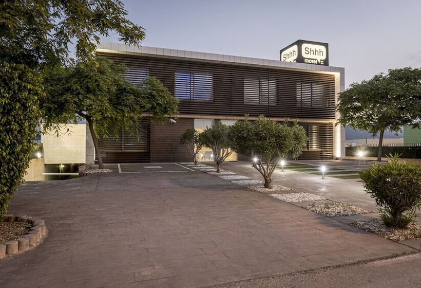 ホテル Shhh