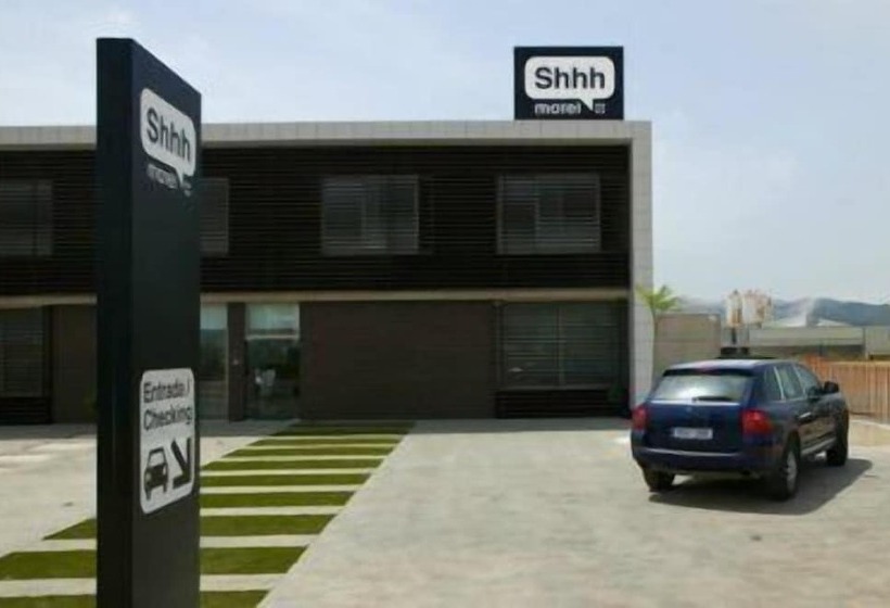 ホテル Shhh