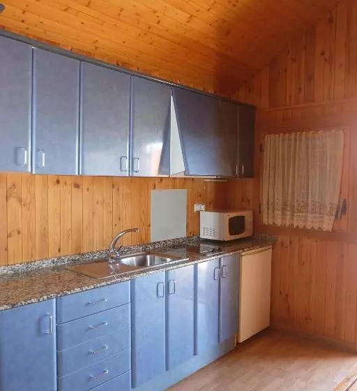 اقامتگاه Camping Gironella