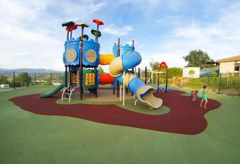 اقامتگاه Camping Gironella
