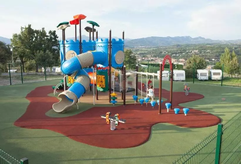 اقامتگاه Camping Gironella