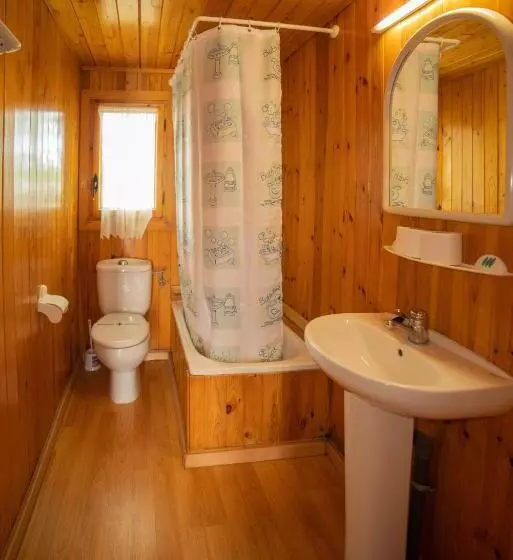 اقامتگاه Camping Gironella