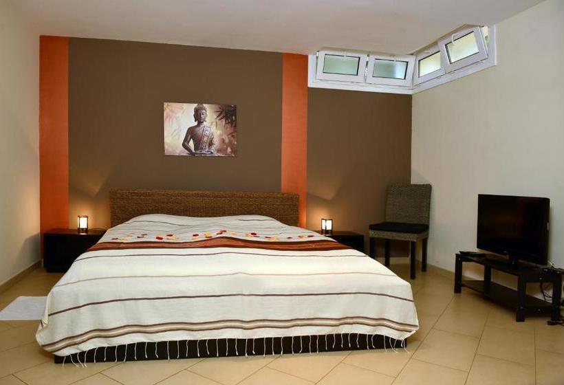 استراحتگاه Villa Dhanvantari