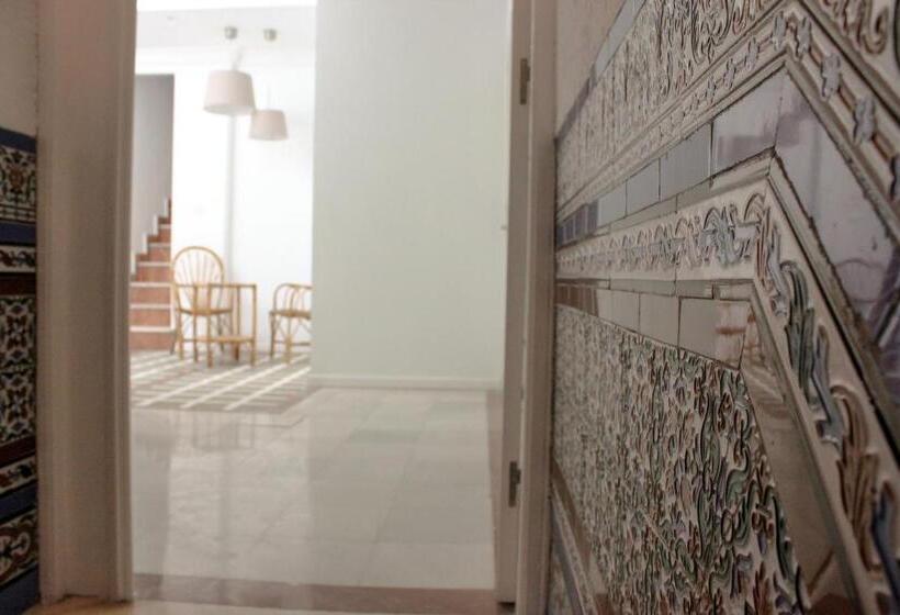 هاستل Las Atarazanas Design Hostal