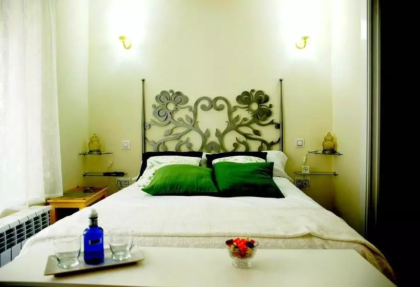 Bed and Breakfast Alojamiento Entrehoces