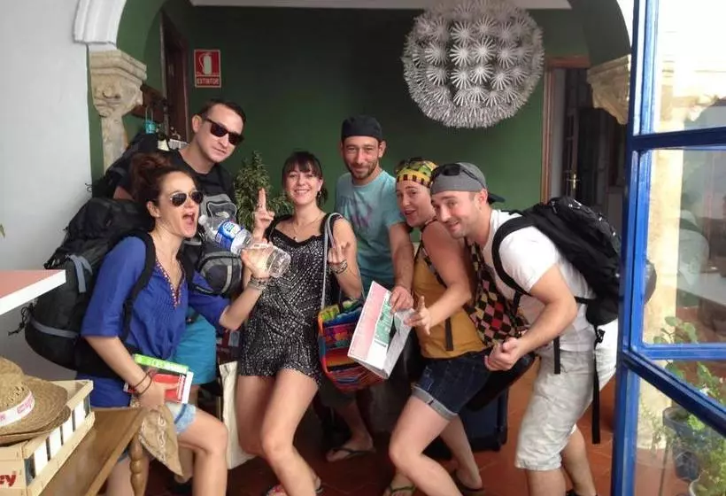 تختخواب و صبحانه El Sueño Hostel