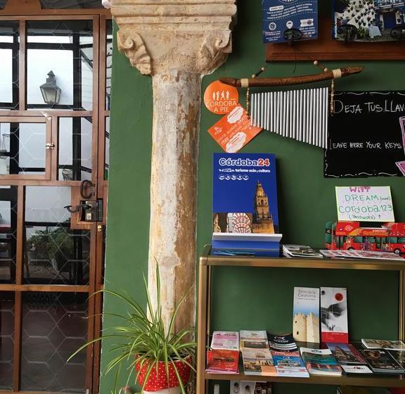 تختخواب و صبحانه El Sueño Hostel