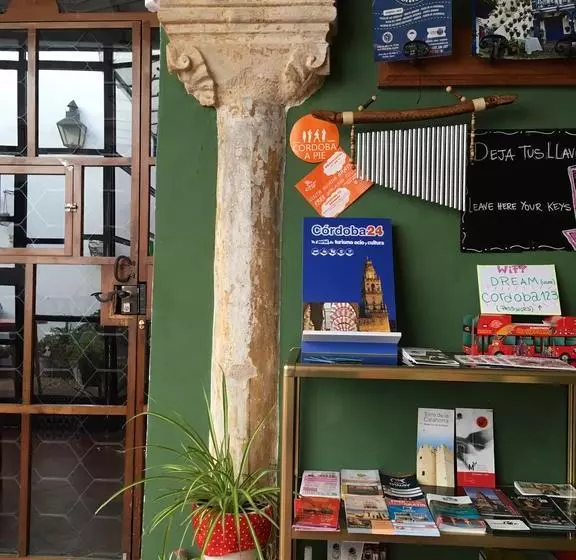 تختخواب و صبحانه El Sueño Hostel