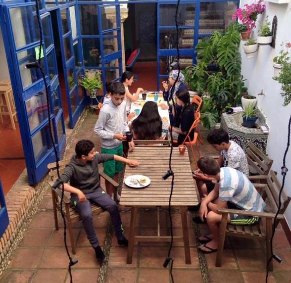 تختخواب و صبحانه El Sueño Hostel