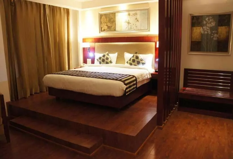 Bravura Gold Resort