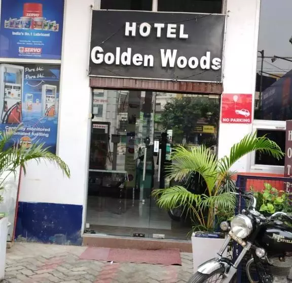 هتل Golden Woods