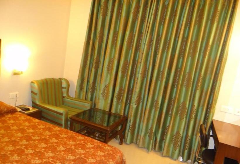 فندق Janhvi International