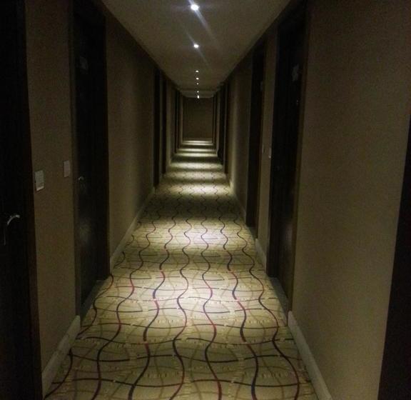 Отель Kohinoor Palace