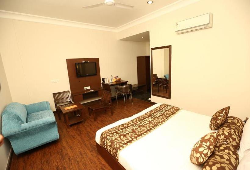 Отель Kohinoor Palace