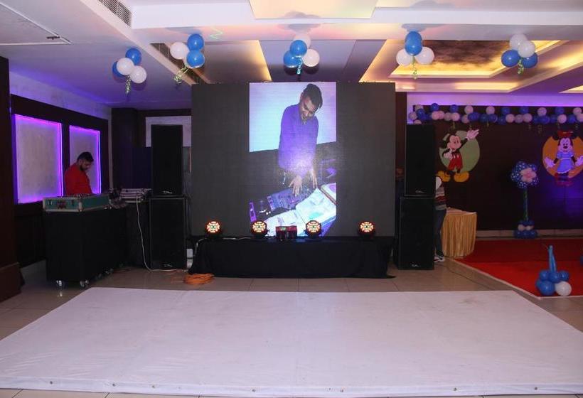 Отель Kohinoor Palace